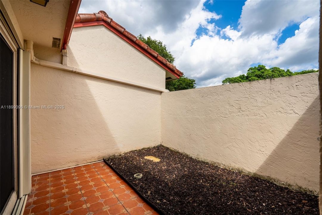 For Sale: $426,500 (2 beds, 2 baths, 1536 Square Feet)