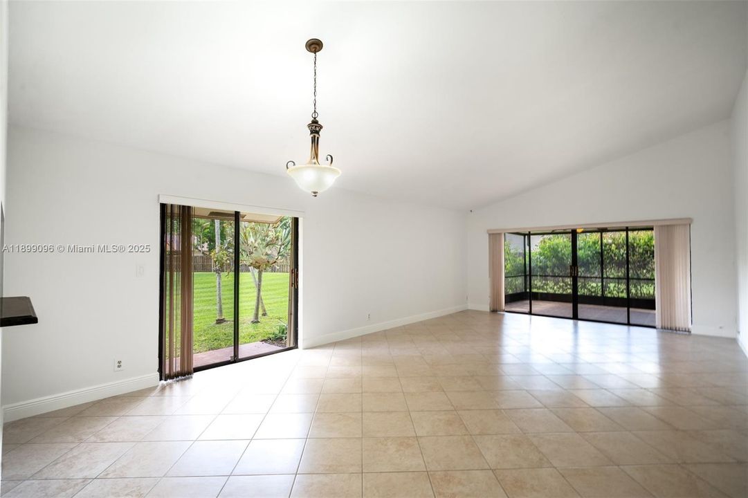 For Sale: $426,500 (2 beds, 2 baths, 1536 Square Feet)