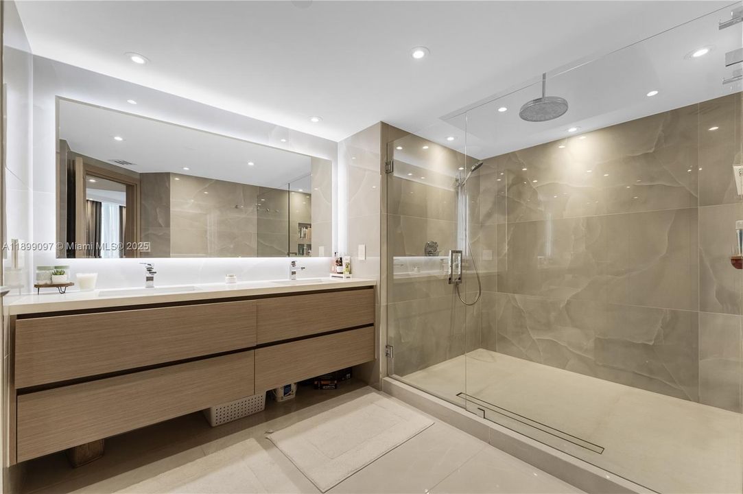 待售: $699,000 (2 贝兹, 2 浴室, 1622 平方英尺)