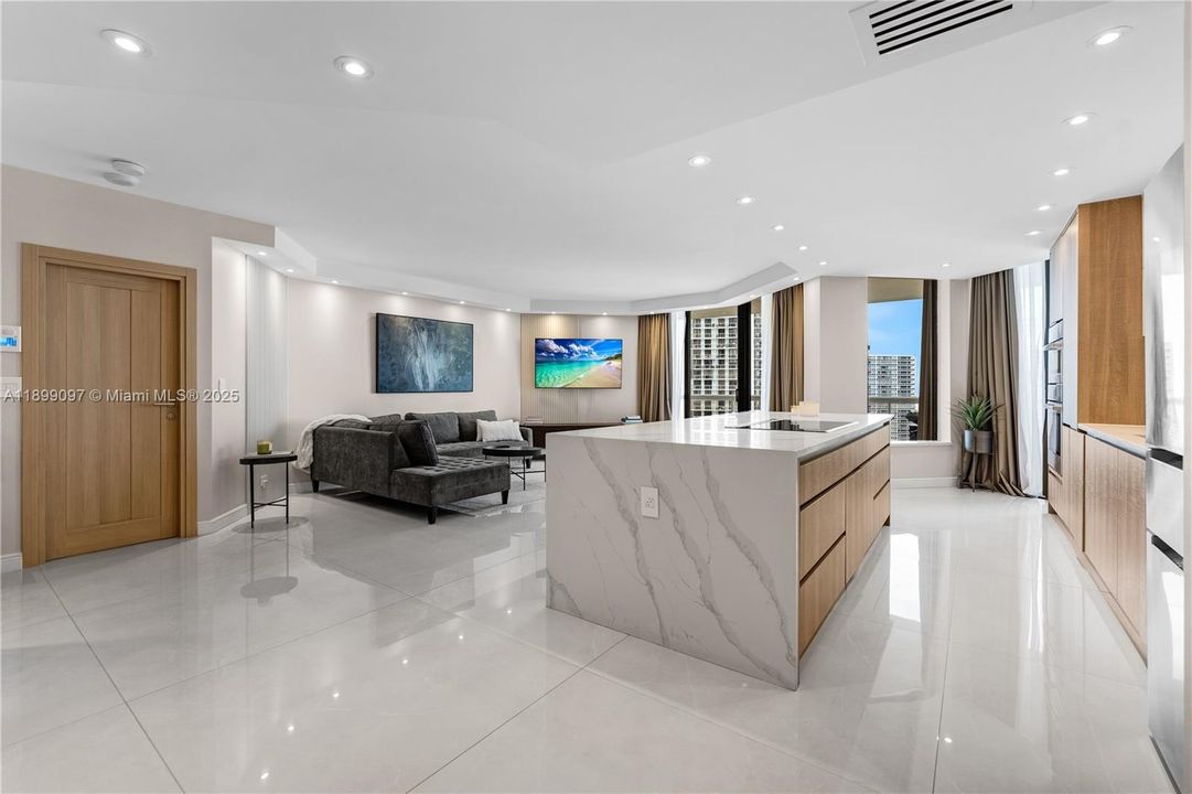 待售: $699,000 (2 贝兹, 2 浴室, 1622 平方英尺)