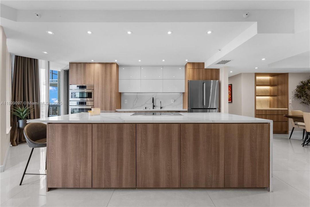 待售: $699,000 (2 贝兹, 2 浴室, 1622 平方英尺)