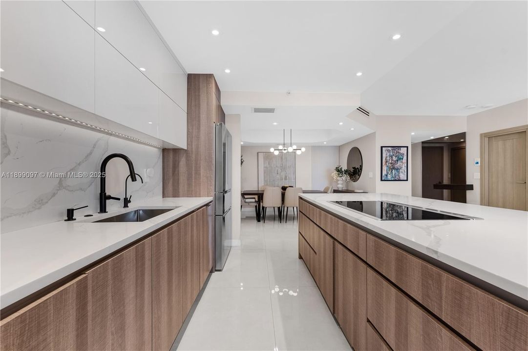 待售: $699,000 (2 贝兹, 2 浴室, 1622 平方英尺)