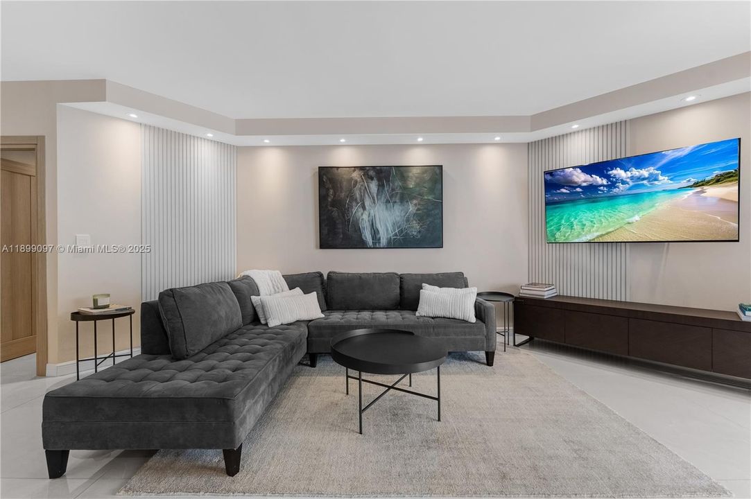 待售: $699,000 (2 贝兹, 2 浴室, 1622 平方英尺)