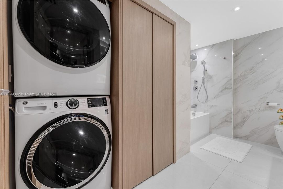 待售: $699,000 (2 贝兹, 2 浴室, 1622 平方英尺)