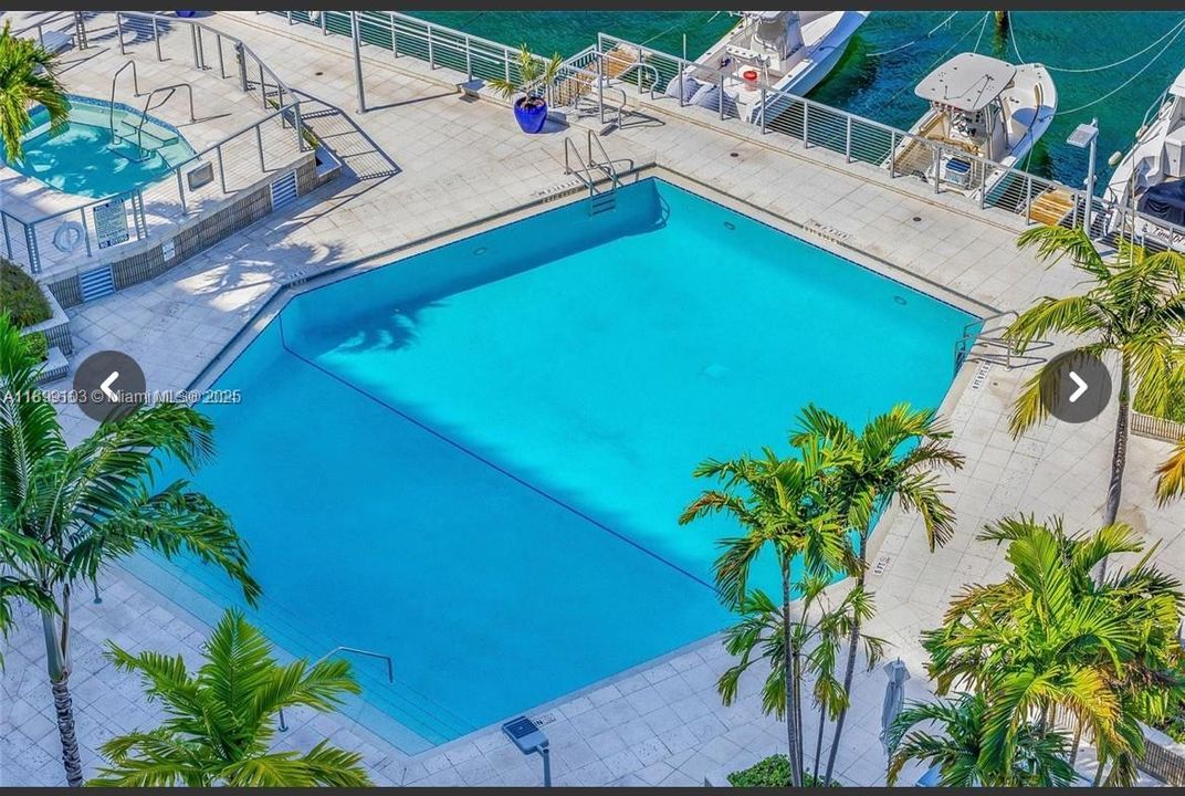 For Rent: $2,500 (0 beds, 1 baths, 590 Square Feet)