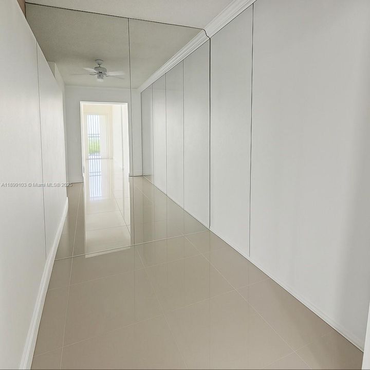 For Rent: $2,500 (0 beds, 1 baths, 590 Square Feet)