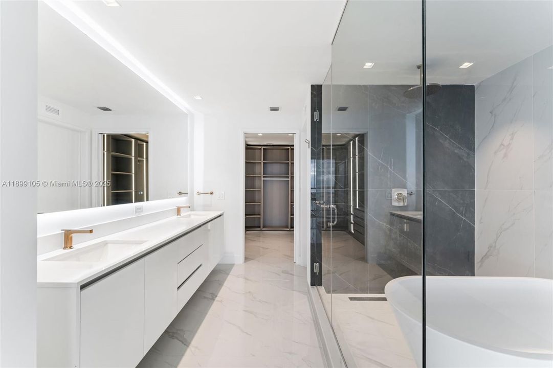 На продажу: $3,750,000 (5 спален, 5 ванн, 0 Квадратных фут)