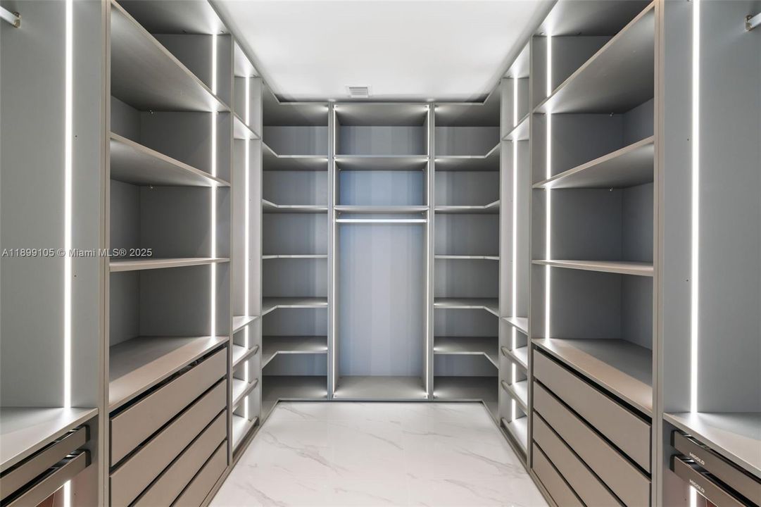 На продажу: $3,750,000 (5 спален, 5 ванн, 0 Квадратных фут)