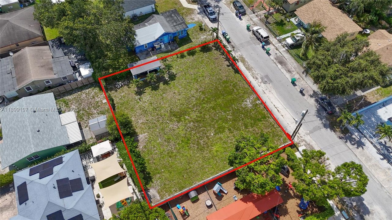 For Sale: $175,000 (0.10 acres)