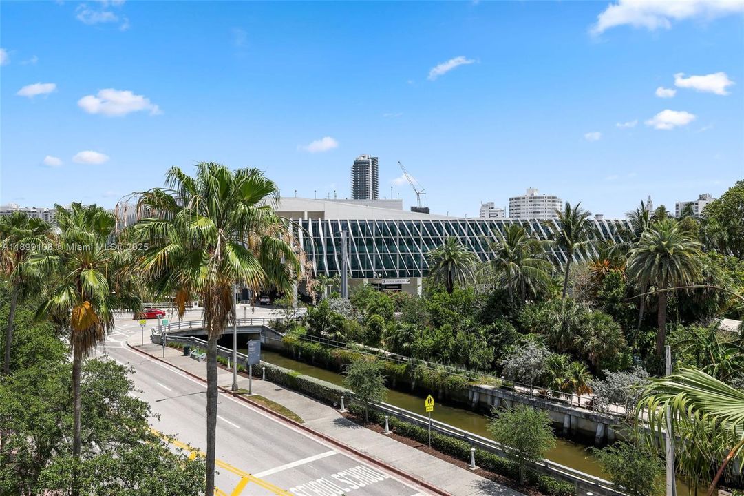 For Rent: $4,100 (1 beds, 1 baths, 966 Square Feet)