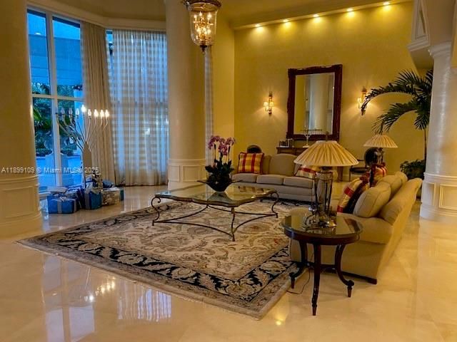 For Rent: $3,900 (2 beds, 2 baths, 1091 Square Feet)