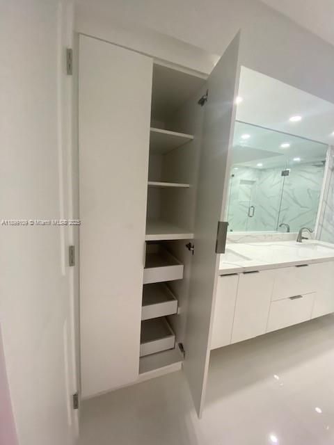 For Rent: $3,900 (2 beds, 2 baths, 1091 Square Feet)