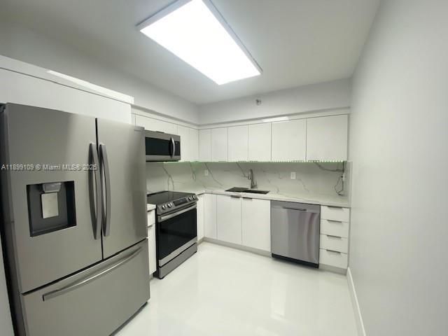 For Rent: $3,900 (2 beds, 2 baths, 1091 Square Feet)