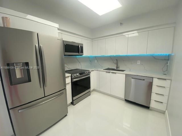 For Rent: $3,900 (2 beds, 2 baths, 1091 Square Feet)