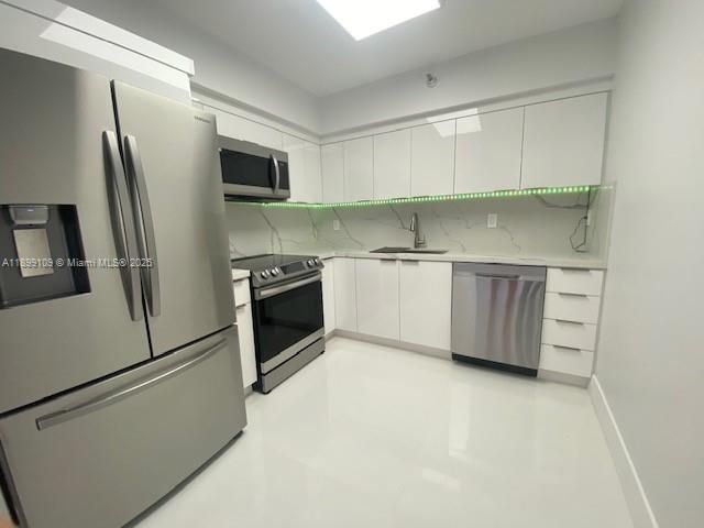 For Rent: $3,900 (2 beds, 2 baths, 1091 Square Feet)