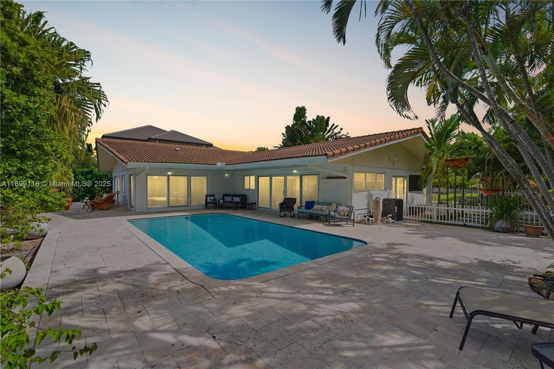 For Sale: $2,150,000 (3 beds, 3 baths, 2253 Square Feet)