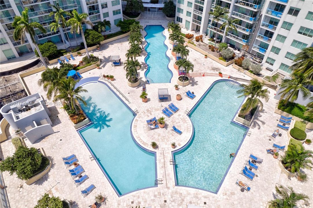 For Sale: $749,000 (2 beds, 2 baths, 1058 Square Feet)