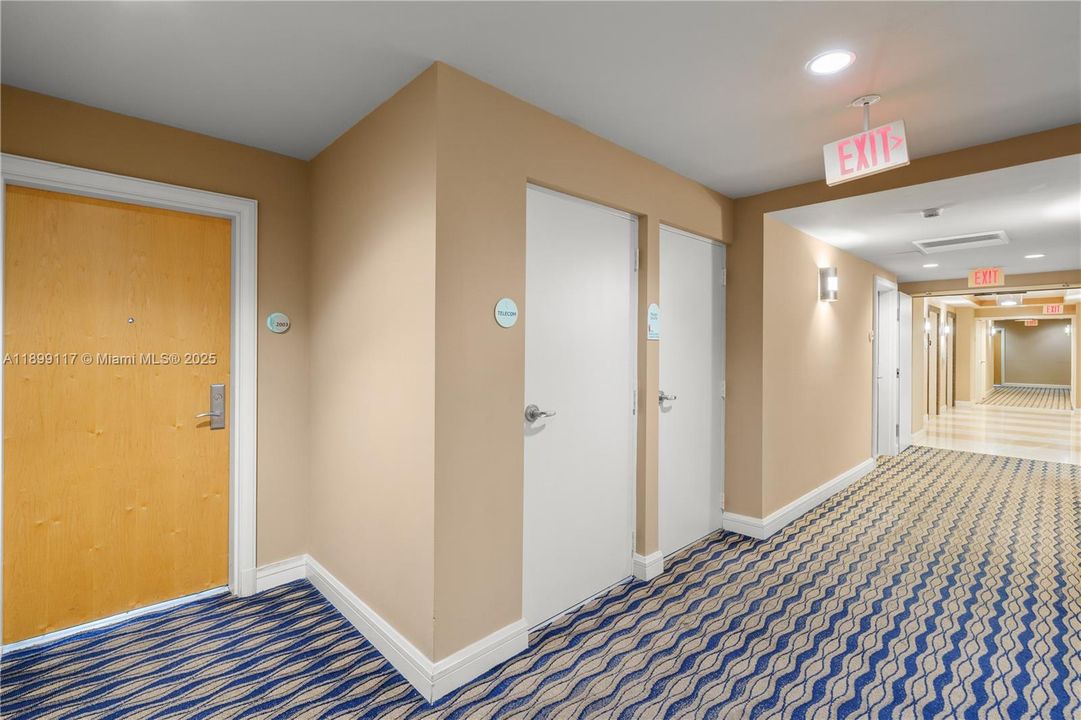 For Sale: $749,000 (2 beds, 2 baths, 1058 Square Feet)