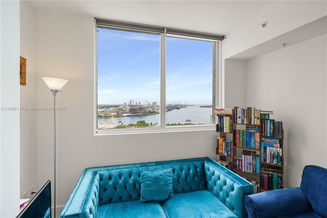 For Sale: $749,000 (2 beds, 2 baths, 1058 Square Feet)