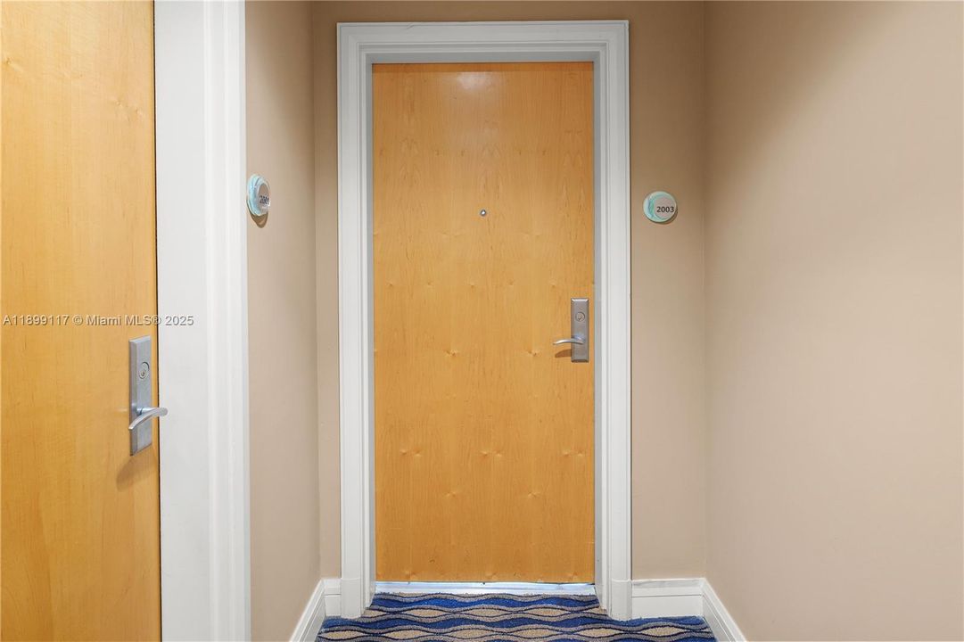 For Sale: $749,000 (2 beds, 2 baths, 1058 Square Feet)