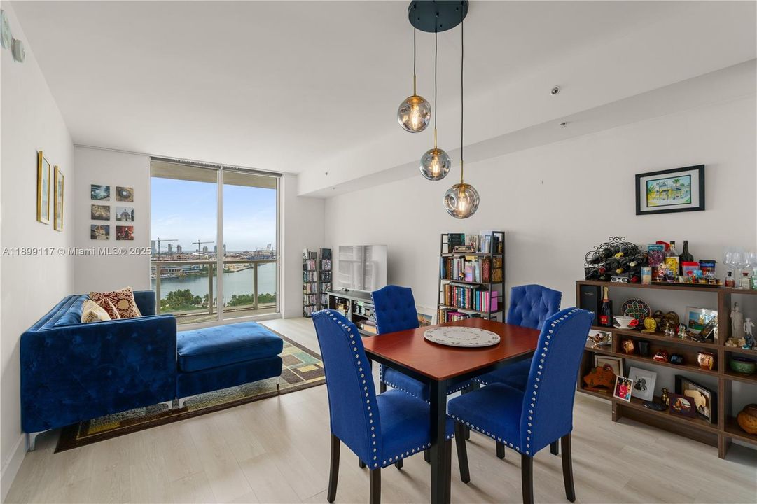 For Sale: $749,000 (2 beds, 2 baths, 1058 Square Feet)