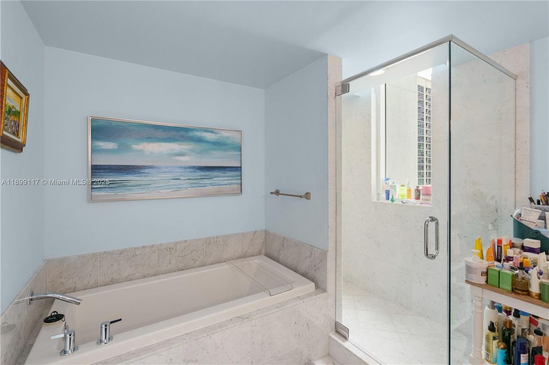 For Sale: $749,000 (2 beds, 2 baths, 1058 Square Feet)