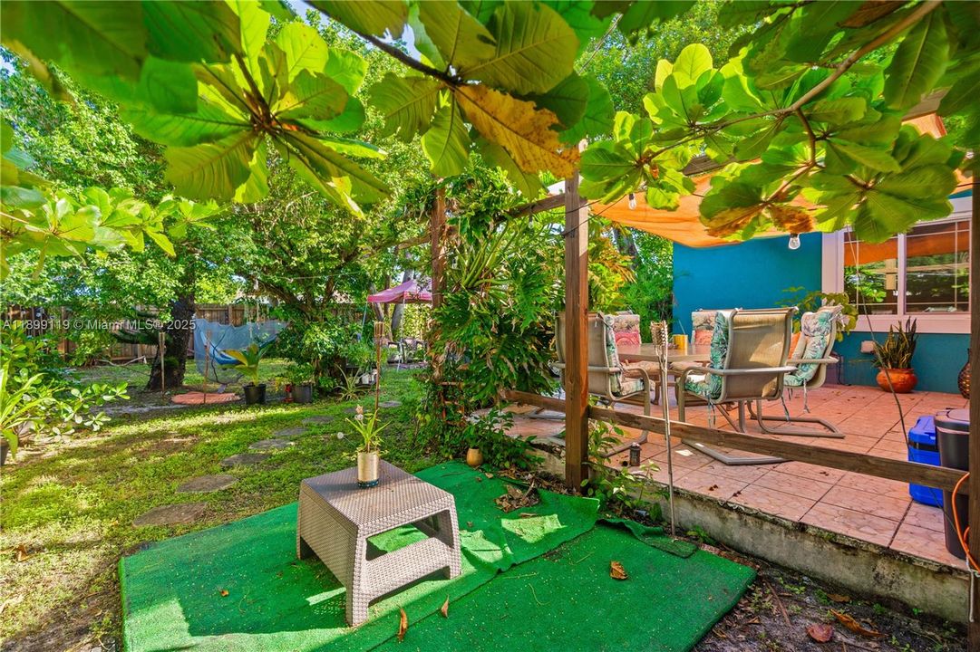 待售: $515,000 (3 贝兹, 2 浴室, 1126 平方英尺)