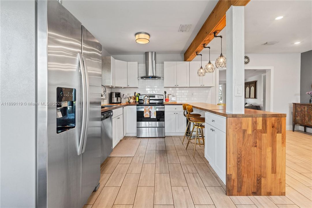 待售: $515,000 (3 贝兹, 2 浴室, 1126 平方英尺)