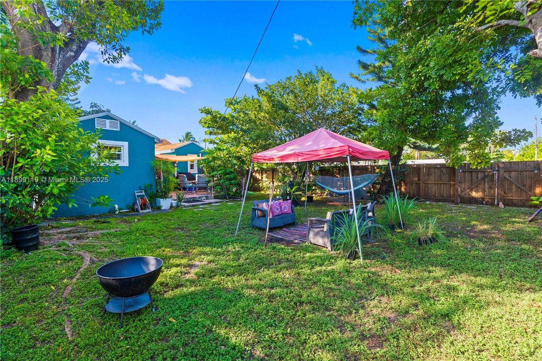 待售: $515,000 (3 贝兹, 2 浴室, 1126 平方英尺)