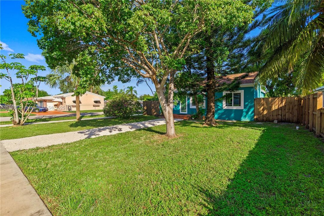 待售: $515,000 (3 贝兹, 2 浴室, 1126 平方英尺)