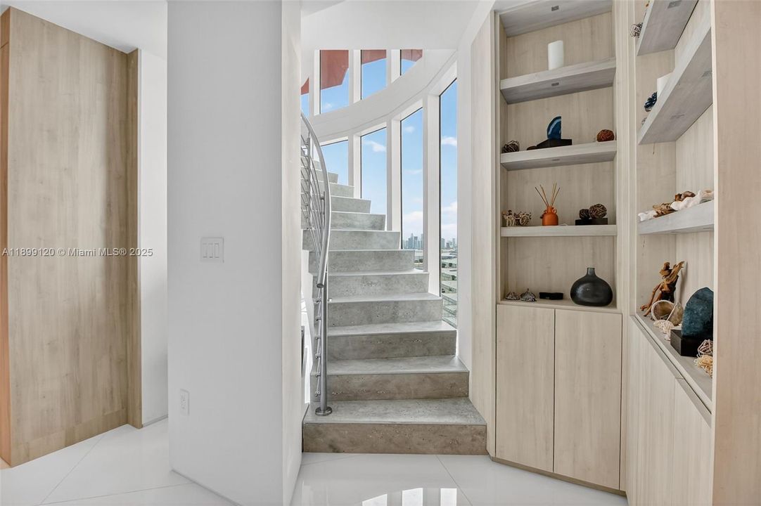 For Sale: $10,800,000 (3 beds, 4 baths, 5450 Square Feet)