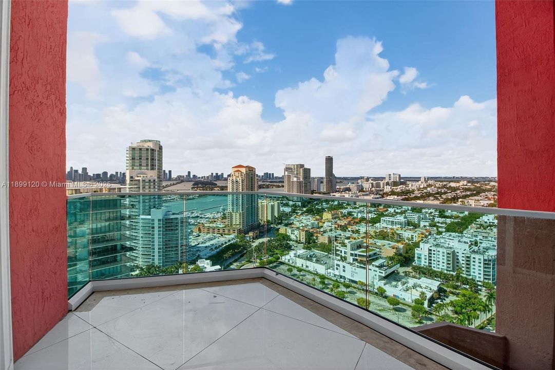 For Sale: $10,800,000 (3 beds, 4 baths, 5450 Square Feet)