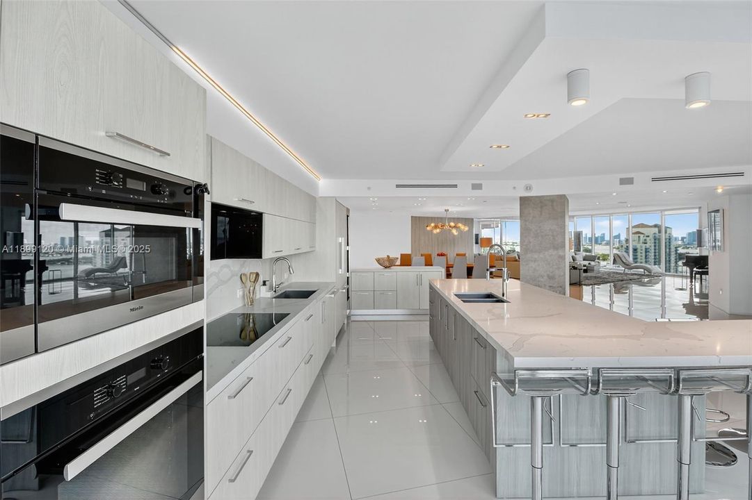 For Sale: $10,800,000 (3 beds, 4 baths, 5450 Square Feet)