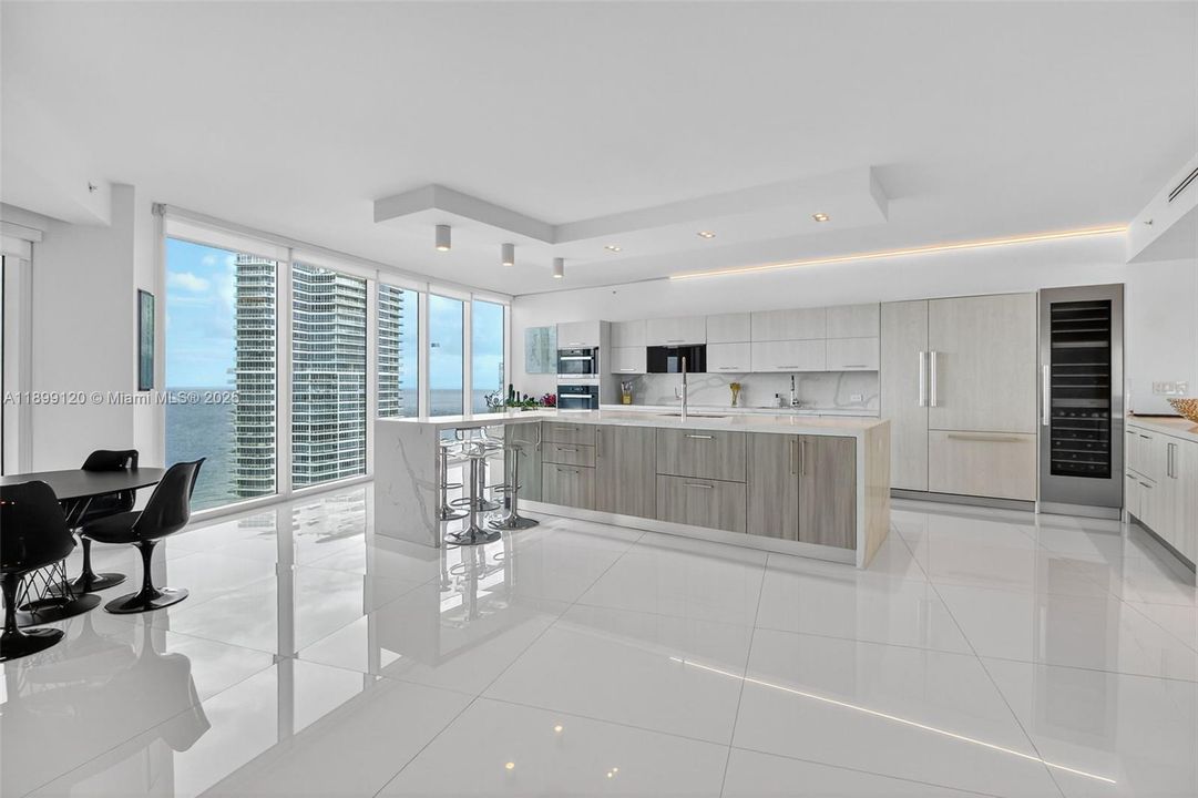 For Sale: $10,800,000 (3 beds, 4 baths, 5450 Square Feet)