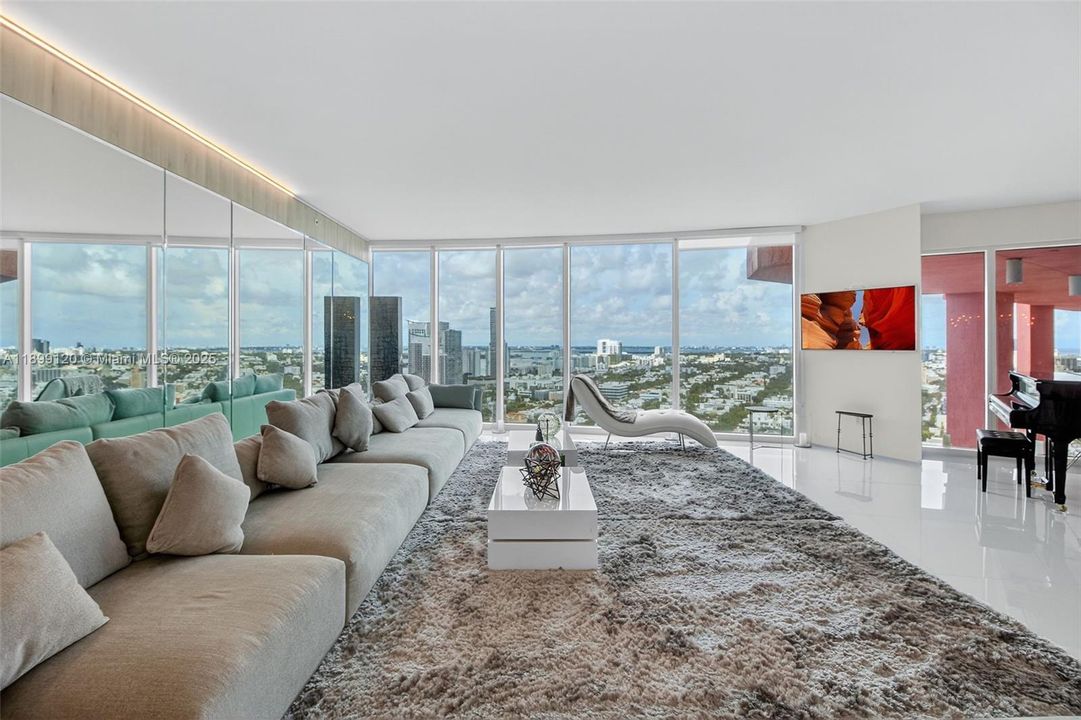 For Sale: $10,800,000 (3 beds, 4 baths, 5450 Square Feet)