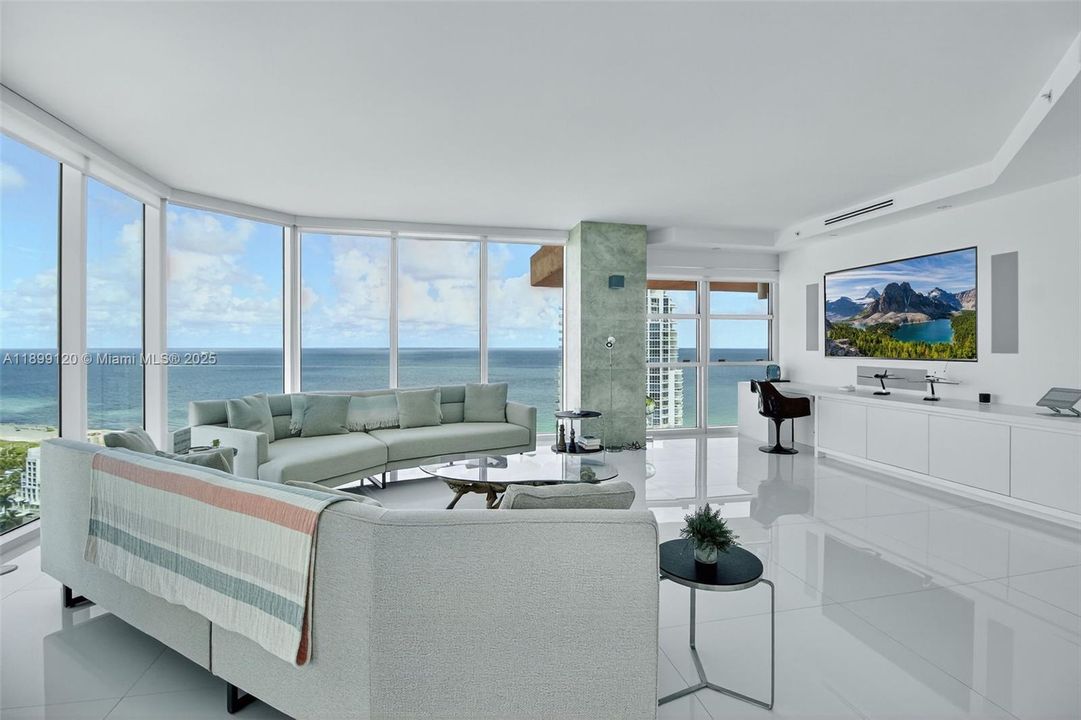 For Sale: $10,800,000 (3 beds, 4 baths, 5450 Square Feet)