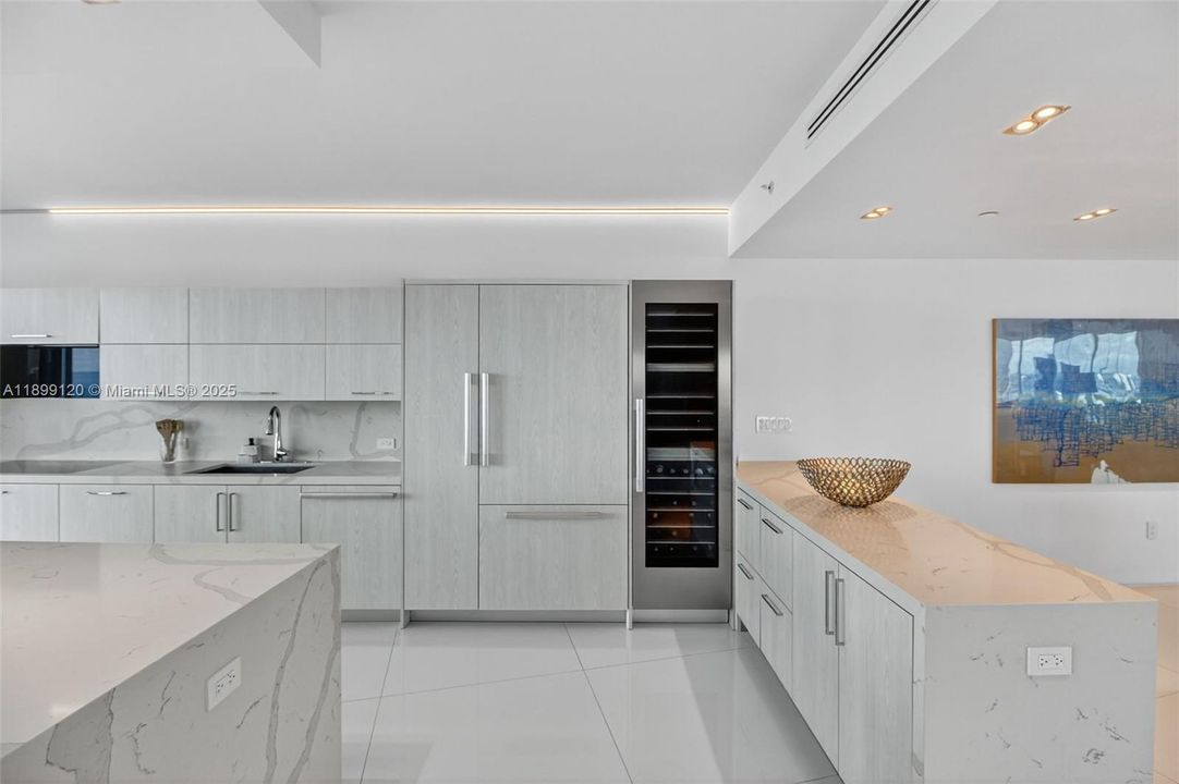 For Sale: $10,800,000 (3 beds, 4 baths, 5450 Square Feet)