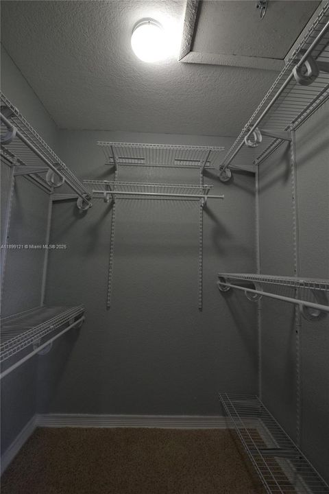 For Rent: $2,595 (3 beds, 2 baths, 1304 Square Feet)