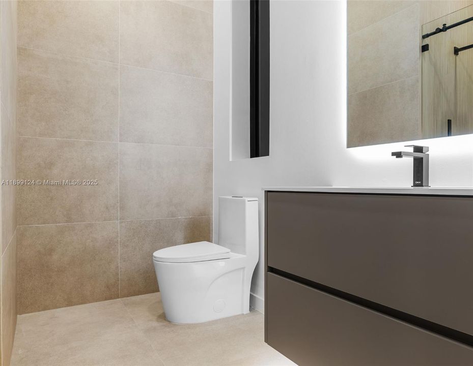 For Sale: $1,599,000 (3 beds, 4 baths, 2416 Square Feet)