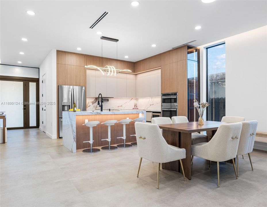 For Sale: $1,599,000 (3 beds, 4 baths, 2416 Square Feet)