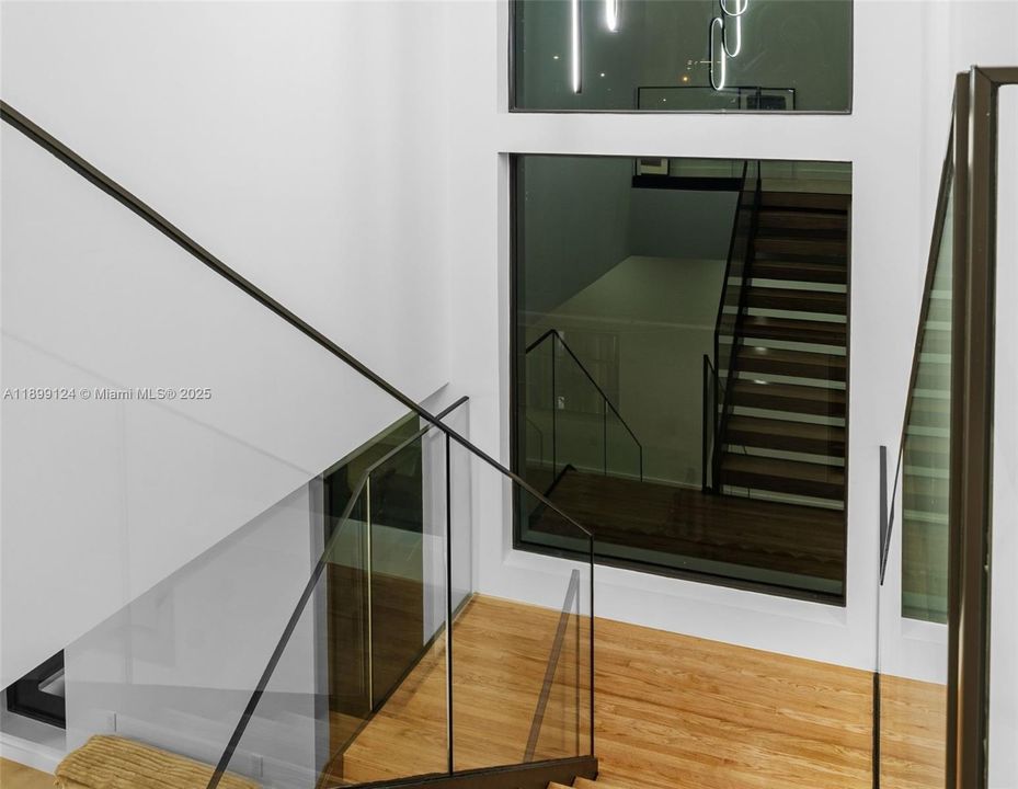 For Sale: $1,599,000 (3 beds, 4 baths, 2416 Square Feet)