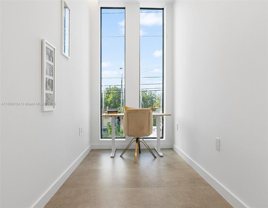 For Sale: $1,599,000 (3 beds, 4 baths, 2416 Square Feet)