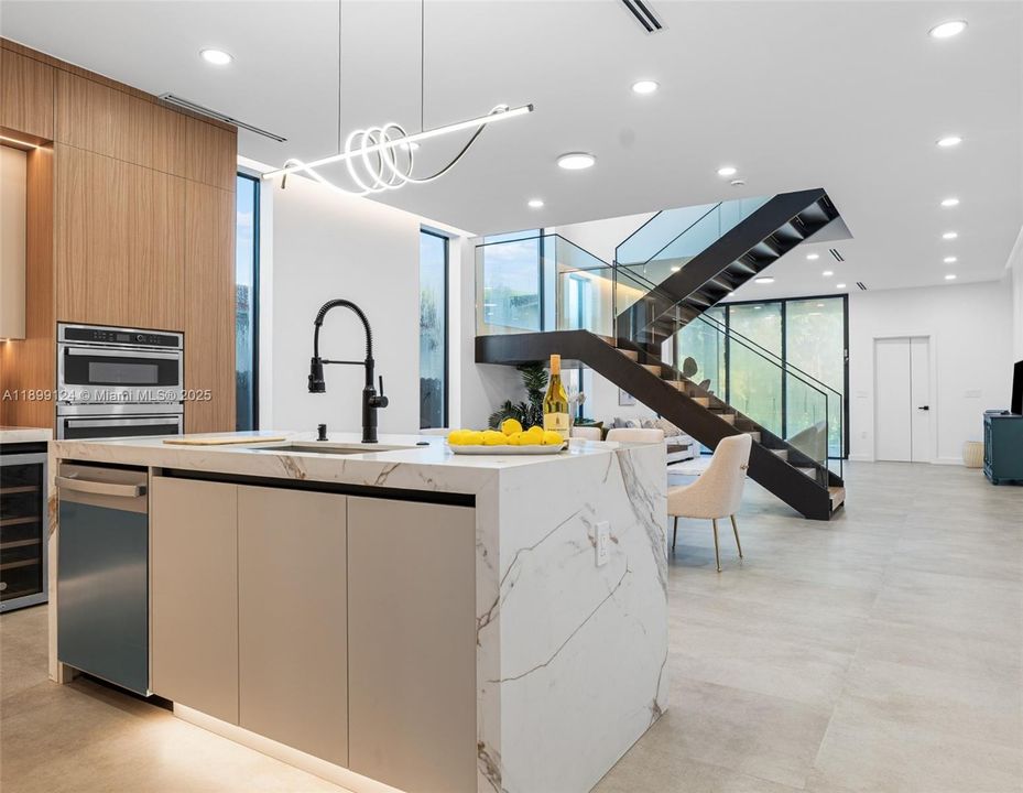 For Sale: $1,599,000 (3 beds, 4 baths, 2416 Square Feet)