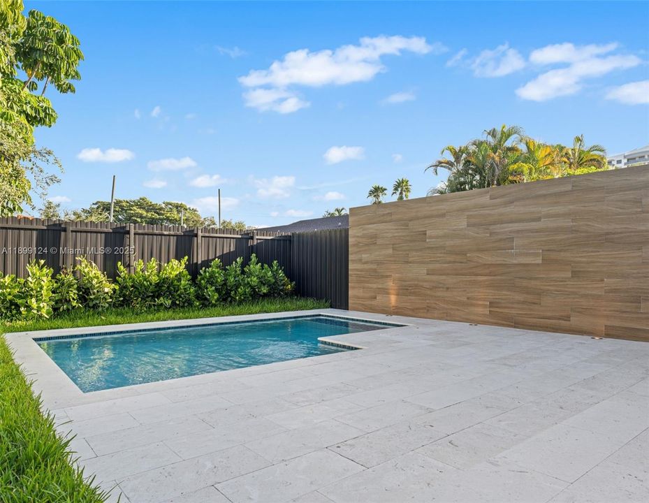 For Sale: $1,599,000 (3 beds, 4 baths, 2416 Square Feet)