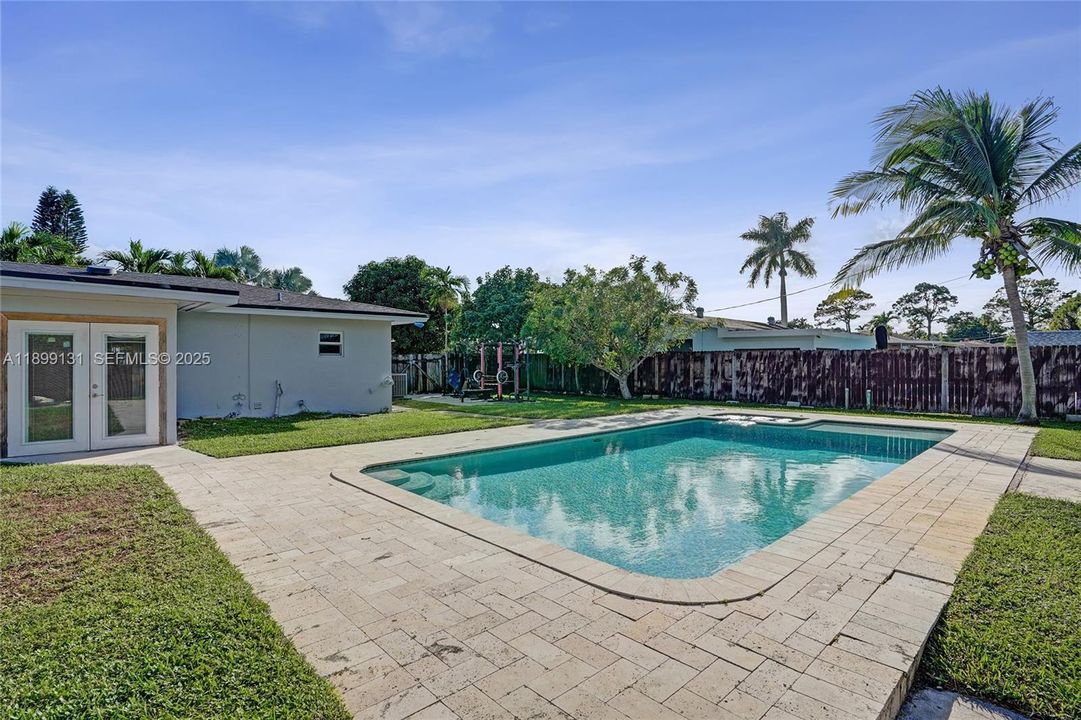 待售: $575,000 (3 贝兹, 3 浴室, 1447 平方英尺)