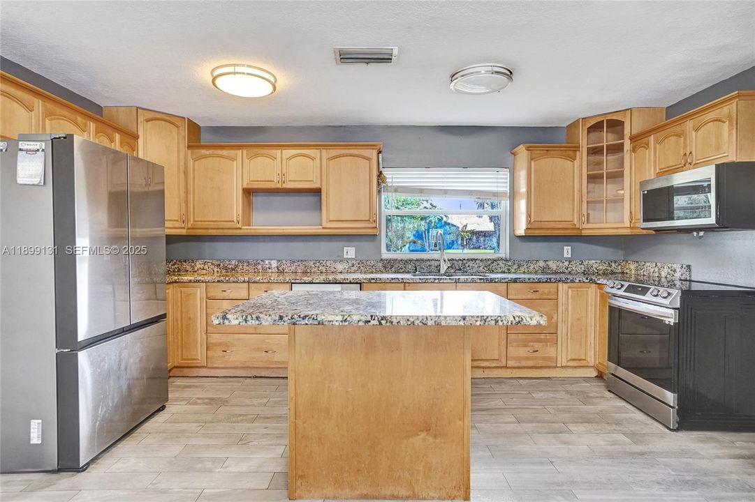 待售: $575,000 (3 贝兹, 3 浴室, 1447 平方英尺)