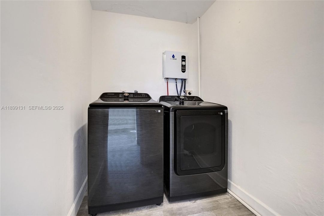 待售: $575,000 (3 贝兹, 3 浴室, 1447 平方英尺)