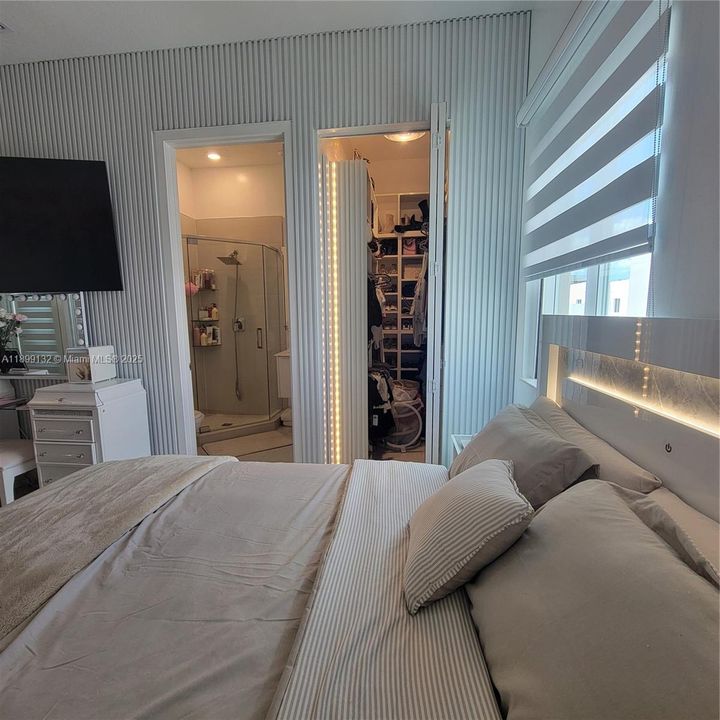 For Rent: $1,900 (0 beds, 1 baths, 2379 Square Feet)