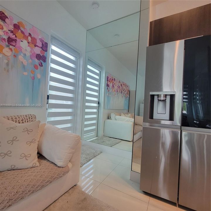 For Rent: $1,900 (0 beds, 1 baths, 2379 Square Feet)