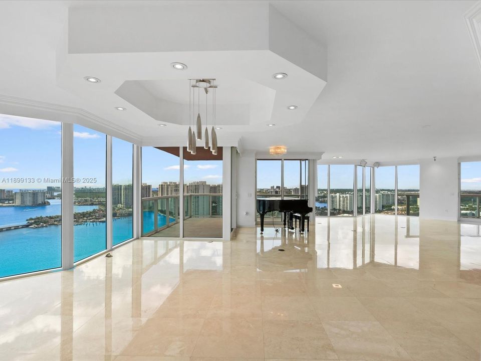 For Sale: $3,395,000 (4 beds, 4 baths, 4080 Square Feet)